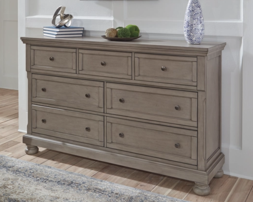 Lettner Dresser